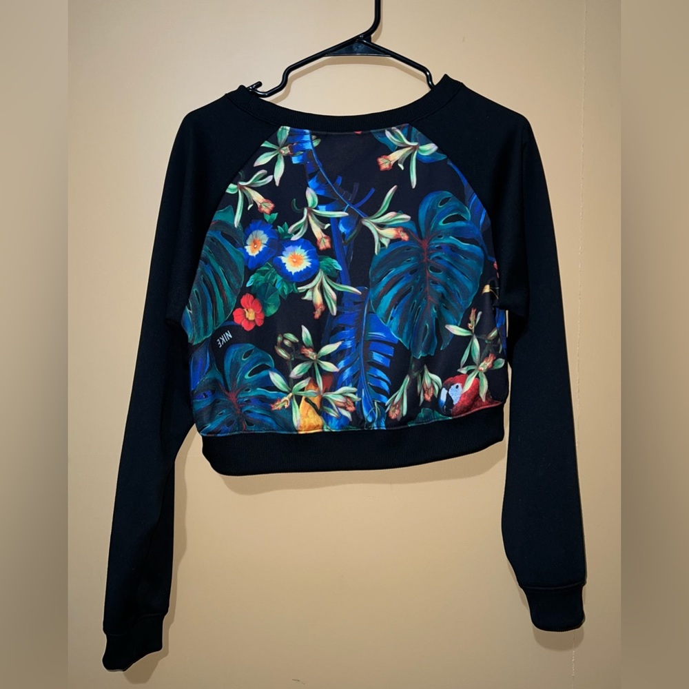 Nike women long Sleeve Top Size Small